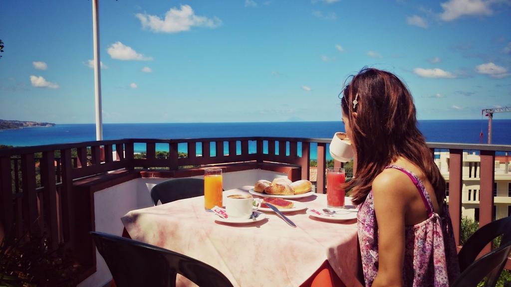 San Carlo - Terrazzo Sul Mare Con Ristorante E Pizzeria Bed & Breakfast Zambrone Dış mekan fotoğraf