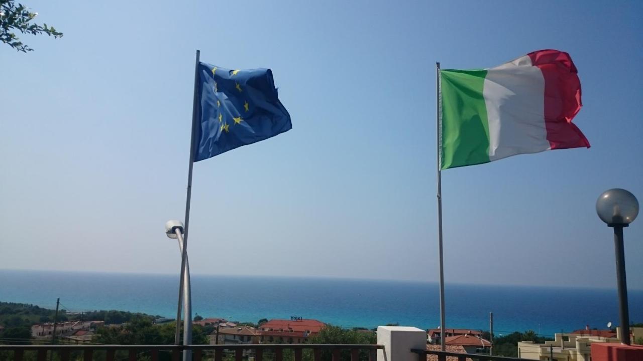 San Carlo - Terrazzo Sul Mare Con Ristorante E Pizzeria Bed & Breakfast Zambrone Dış mekan fotoğraf